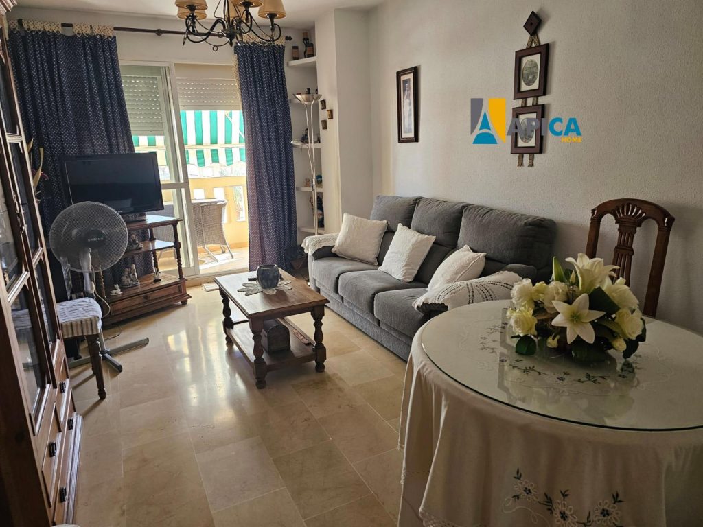 SE VENDE PISO EN EL CENTRO DE SABINILLAS. EN LA PLAZA VICENTE ESPINEL